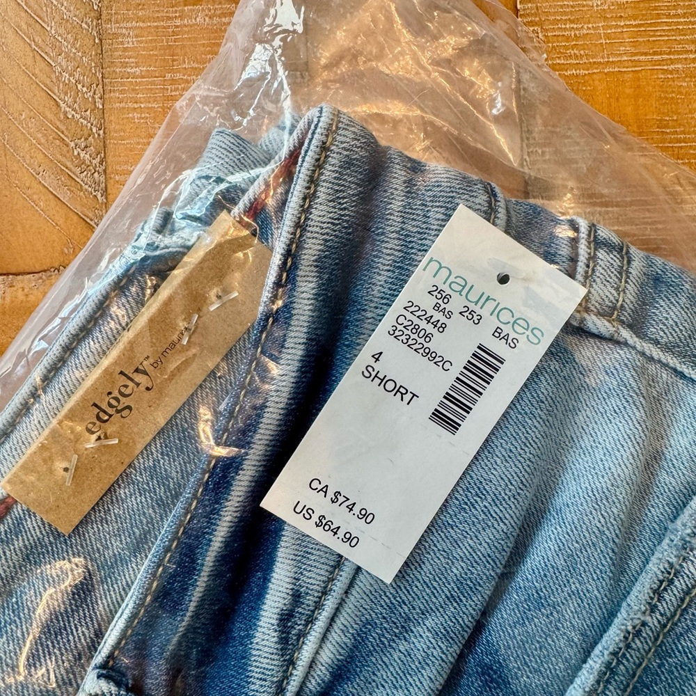 NWT Maurice's Edgely Mid Rise Ripped Slim Boot Jean